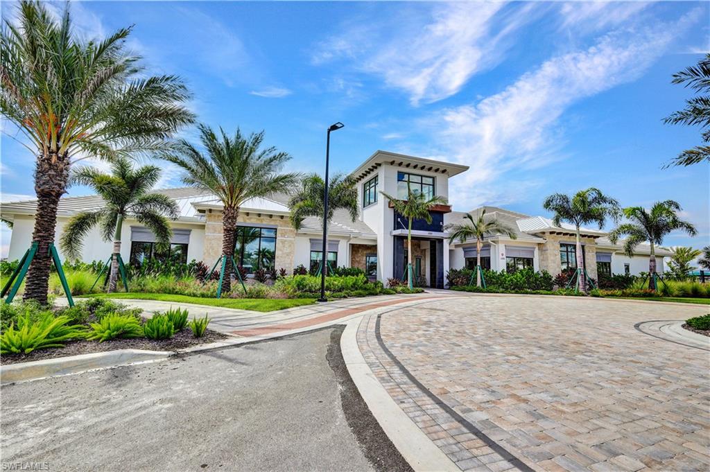 ESPLANADE LAKE CLUB - Residential