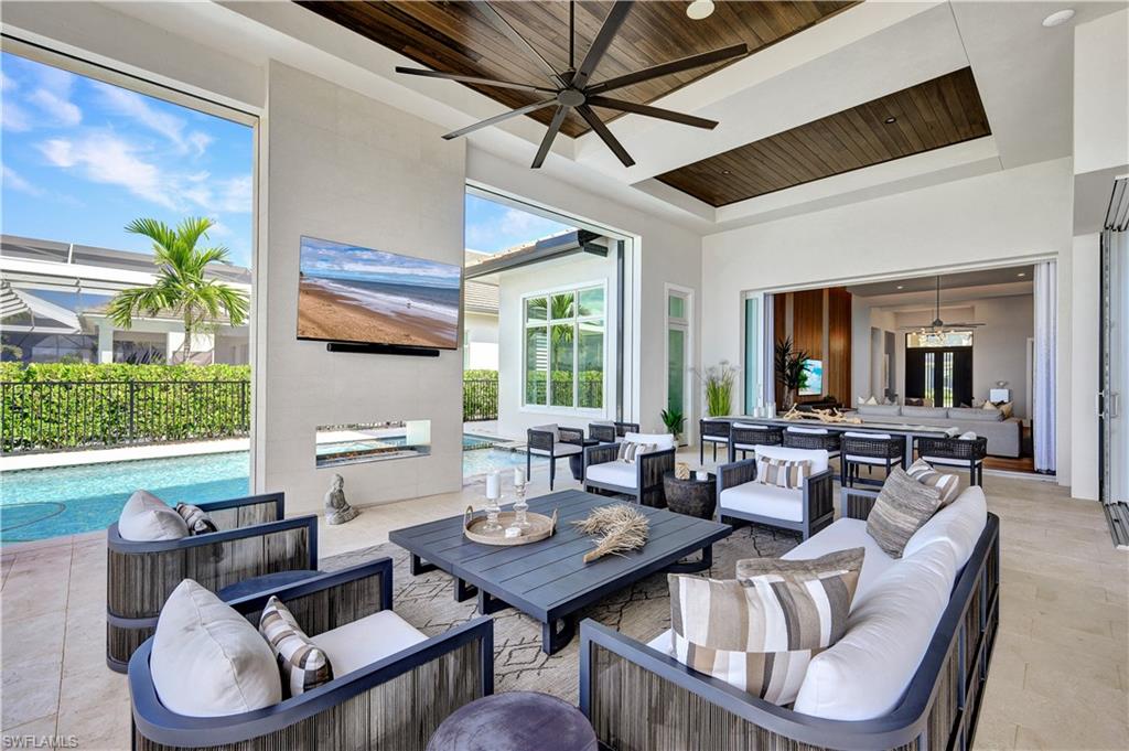 ESPLANADE LAKE CLUB - Residential