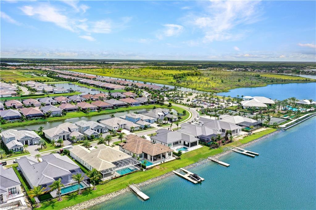 ESPLANADE LAKE CLUB - Residential