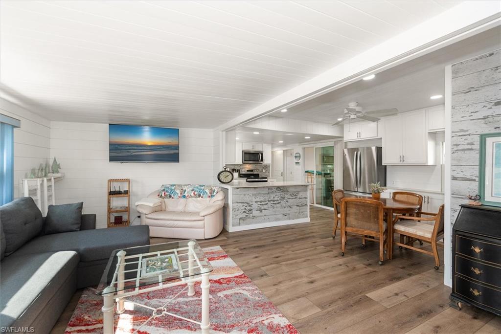 THUNDERBIRD MOBILE HOMES - Residential