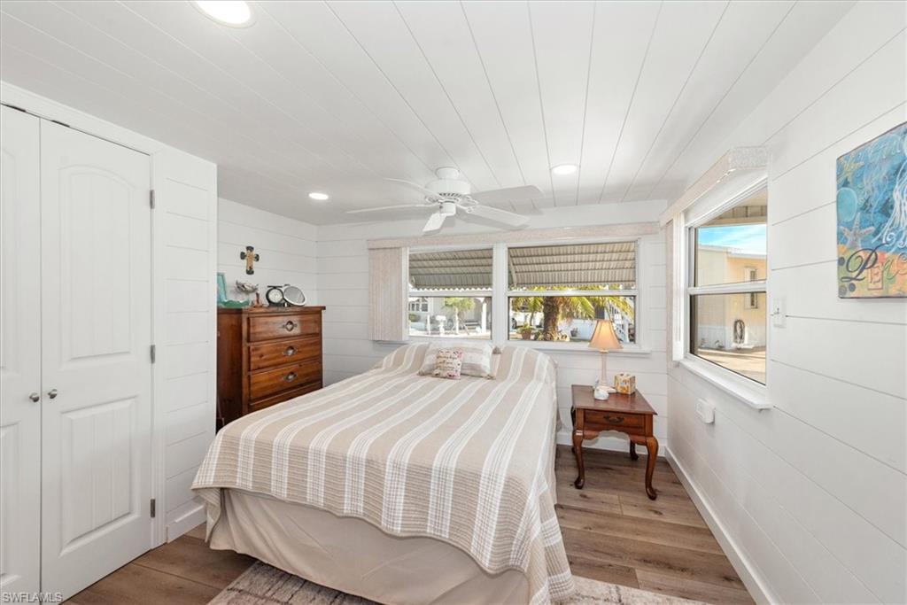 THUNDERBIRD MOBILE HOMES - Residential