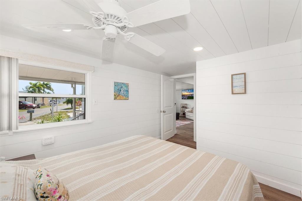 THUNDERBIRD MOBILE HOMES - Residential