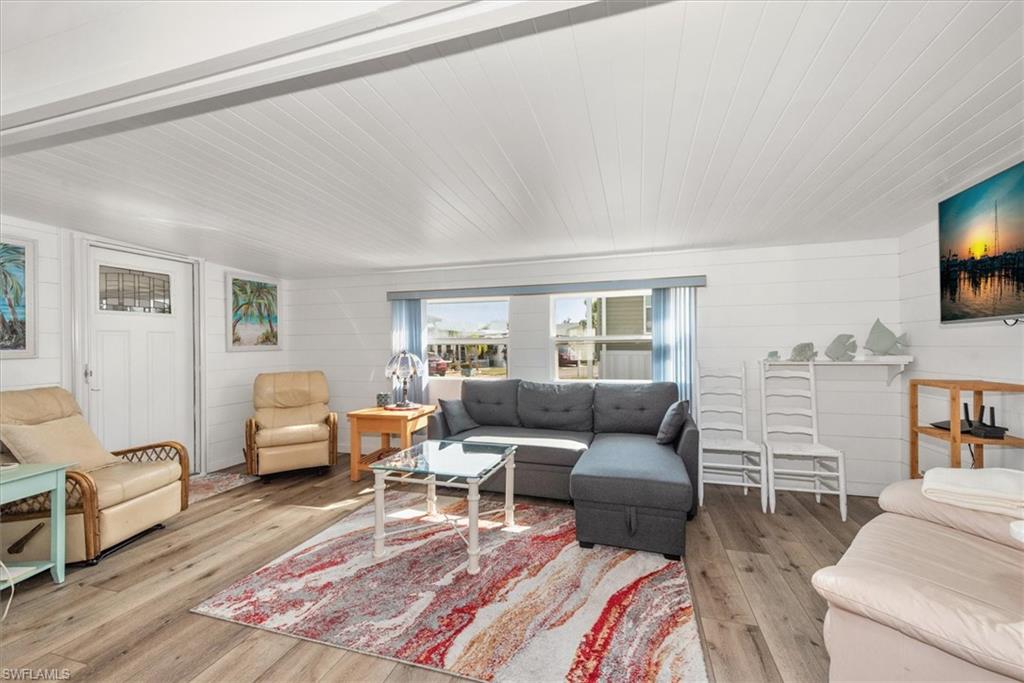 THUNDERBIRD MOBILE HOMES - Residential