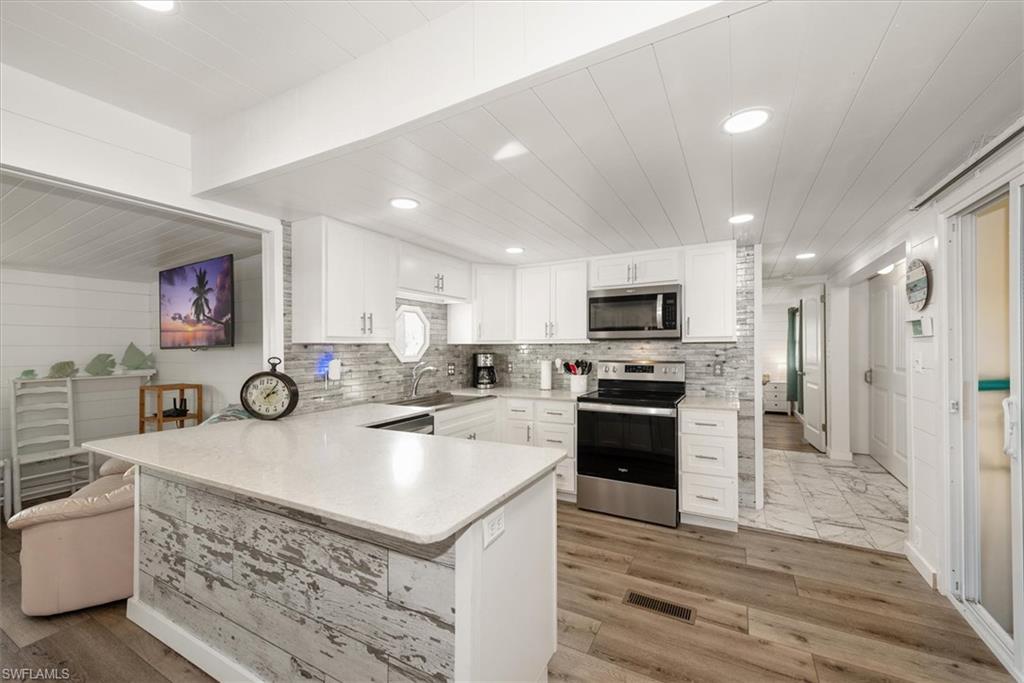 THUNDERBIRD MOBILE HOMES - Residential