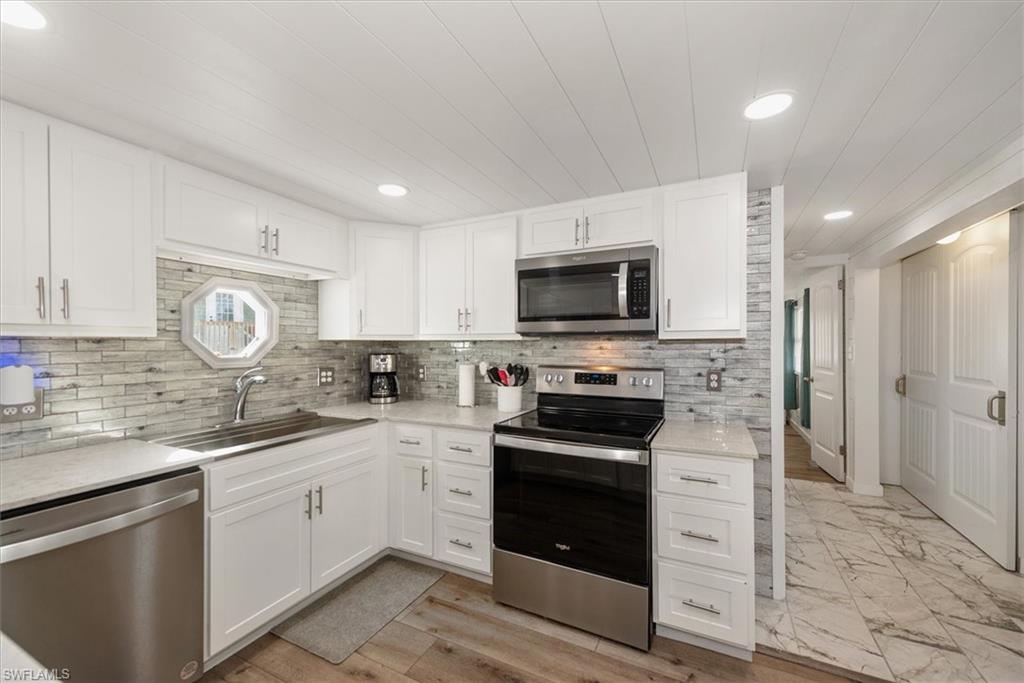 THUNDERBIRD MOBILE HOMES - Residential