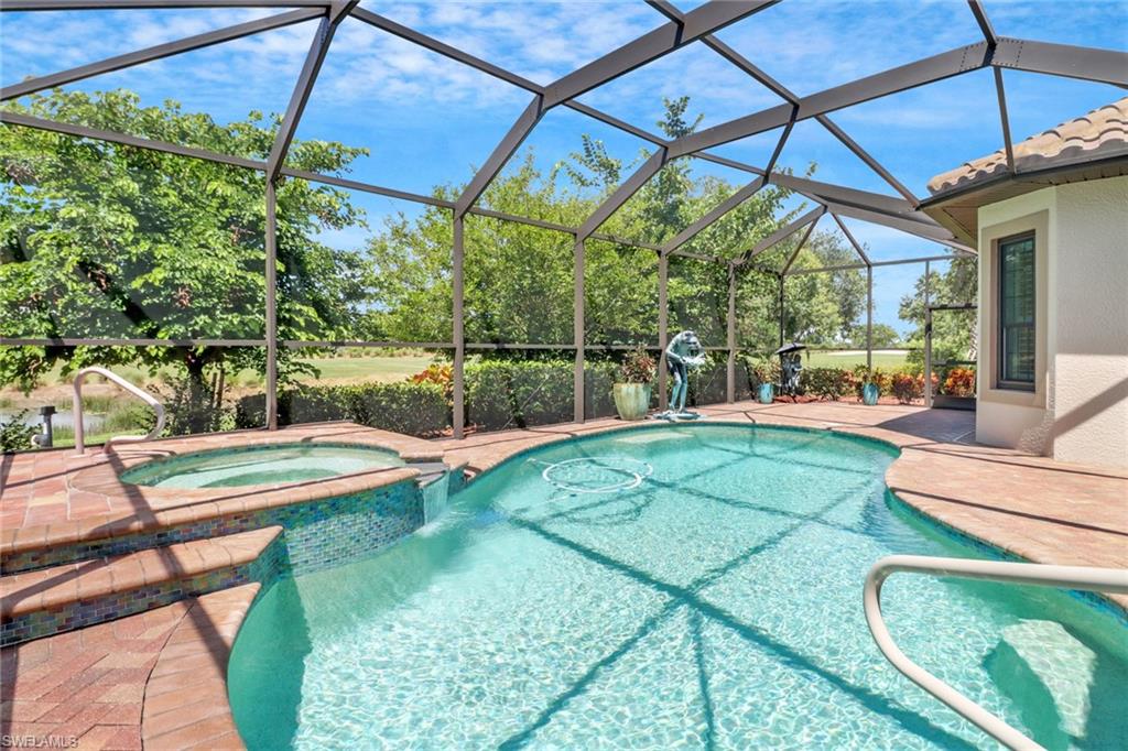 COUNTRY CLUB - Residential