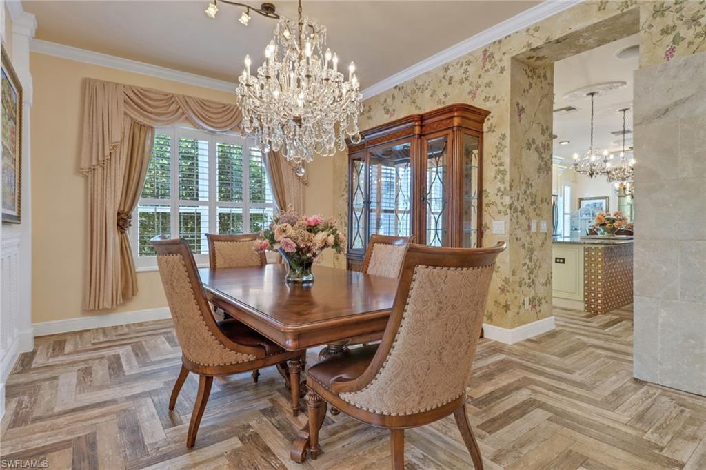 COUNTRY CLUB - Residential