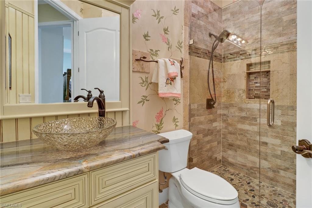 COUNTRY CLUB - Residential