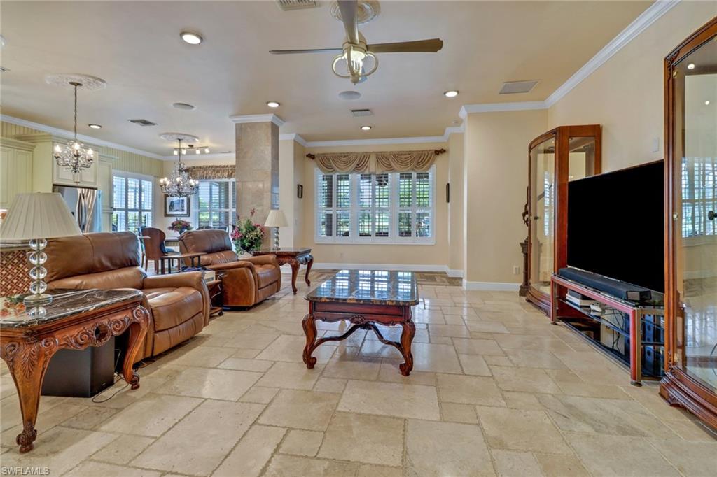 COUNTRY CLUB - Residential