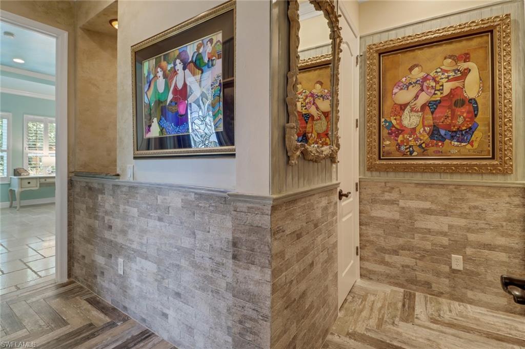 COUNTRY CLUB - Residential