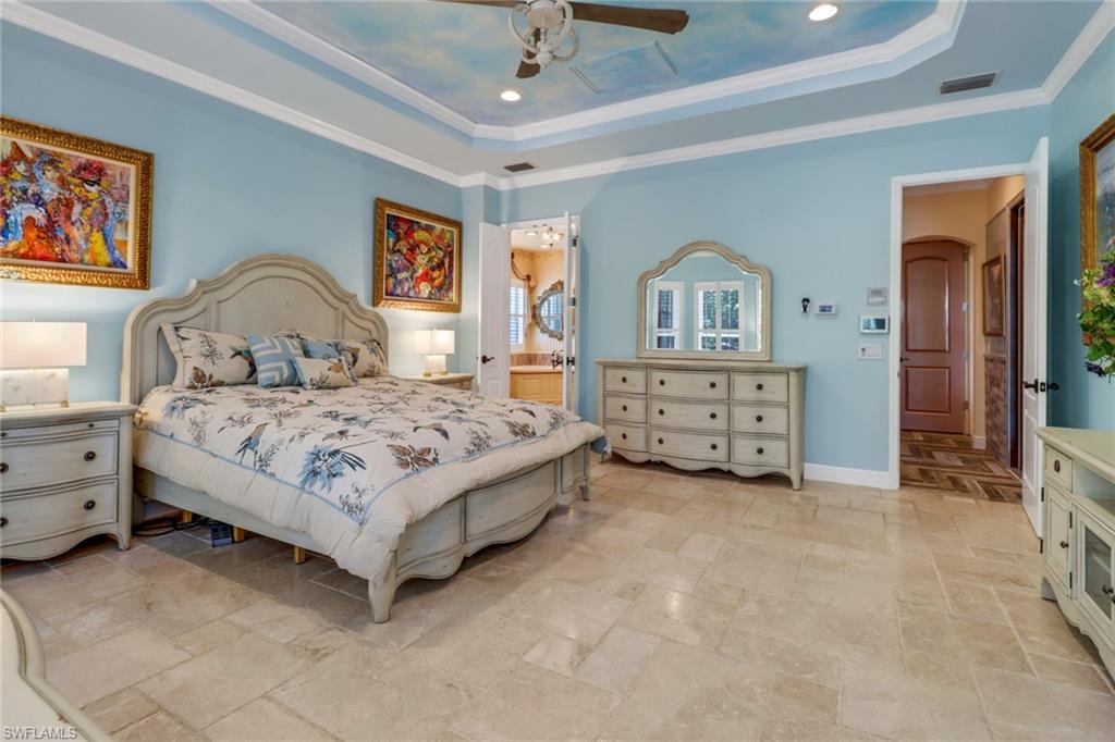 COUNTRY CLUB - Residential