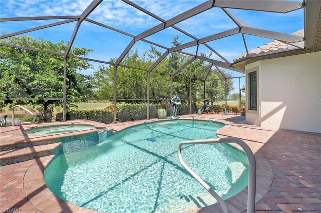 COUNTRY CLUB - Residential