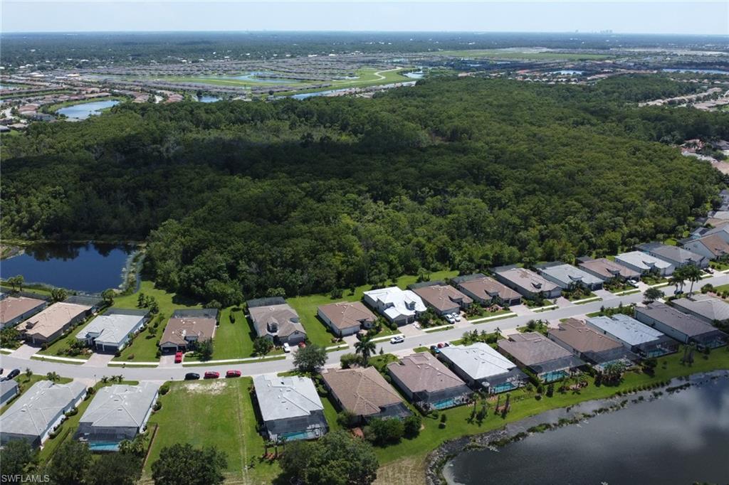 COUNTRY CLUB - Residential