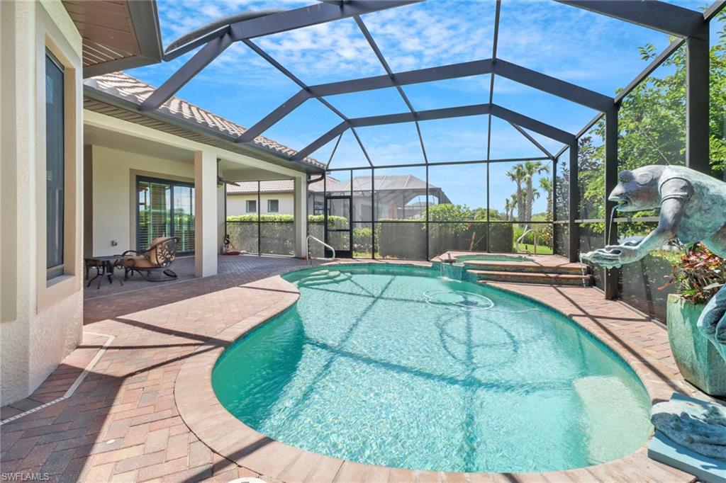 COUNTRY CLUB - Residential