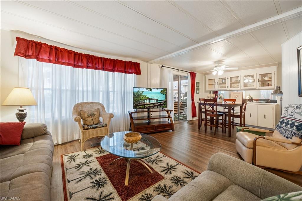 SIX LAKES COUNTRY CLUB - Residential