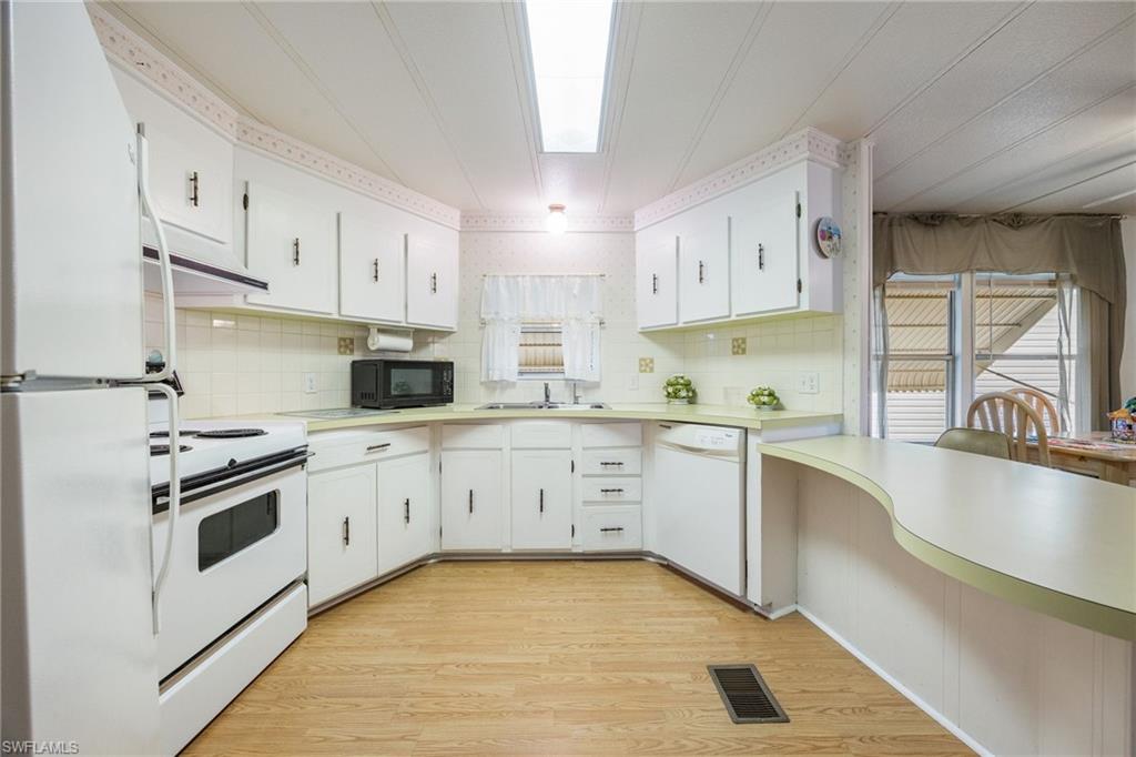 SIX LAKES COUNTRY CLUB - Residential