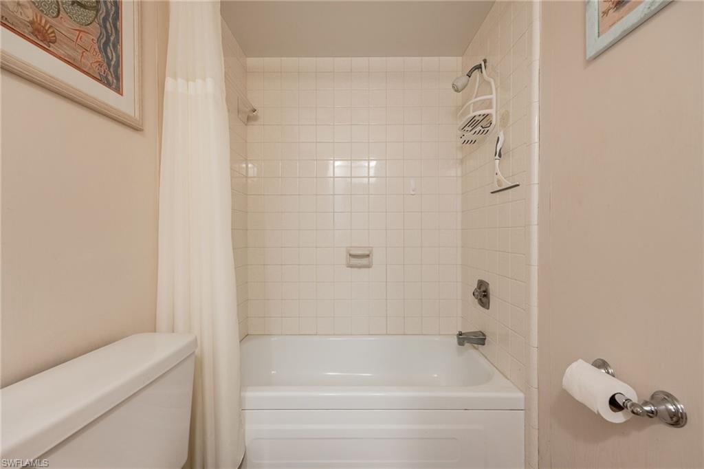 SIX LAKES COUNTRY CLUB - Residential