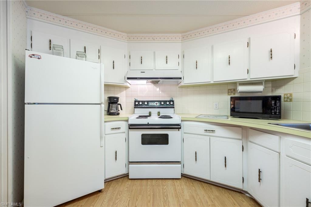 SIX LAKES COUNTRY CLUB - Residential