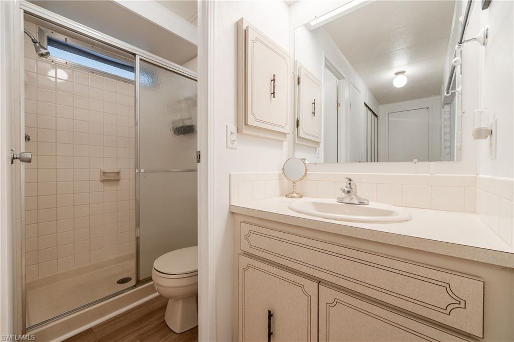 SIX LAKES COUNTRY CLUB - Residential