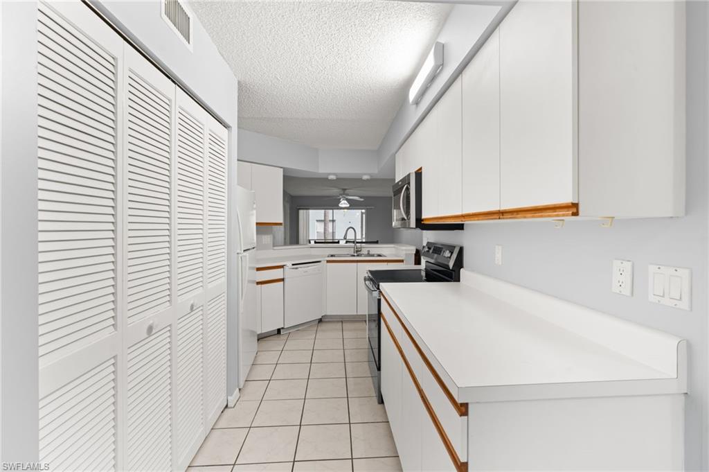 PIPERS POINTE - Residential