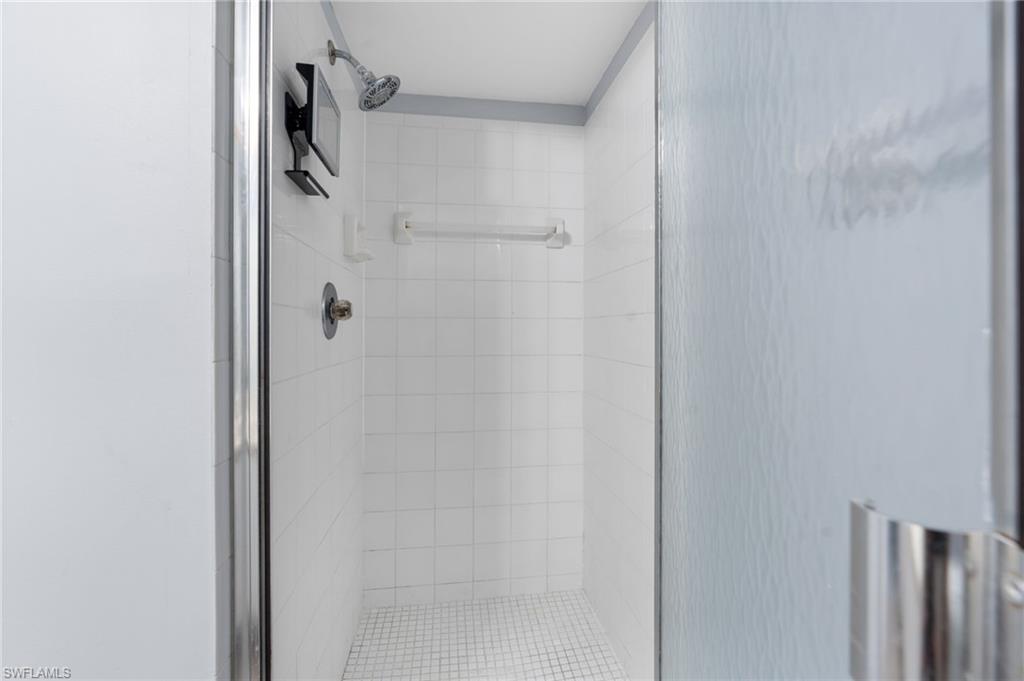 PIPERS POINTE - Residential