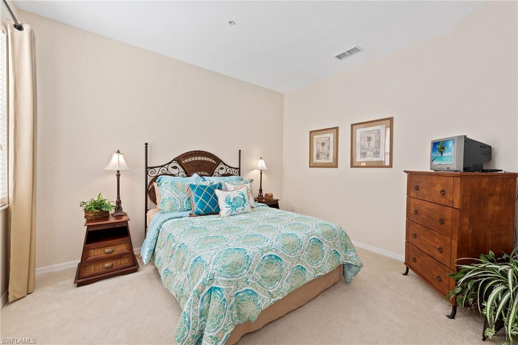 HAWK'S NEST - Residential