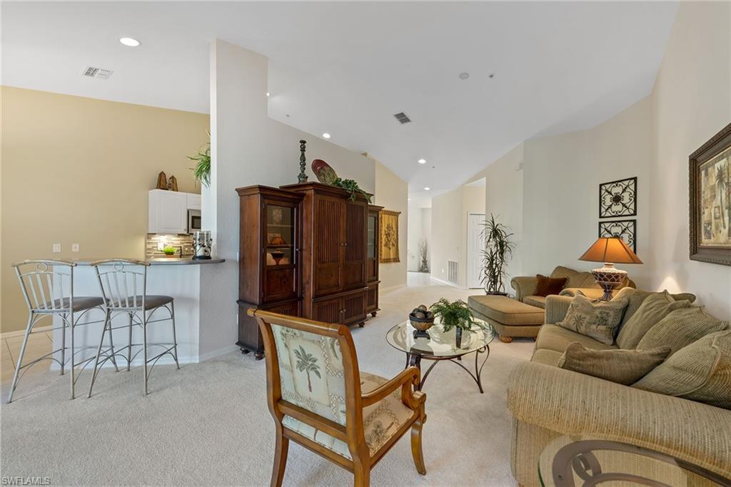 HAWK'S NEST - Residential