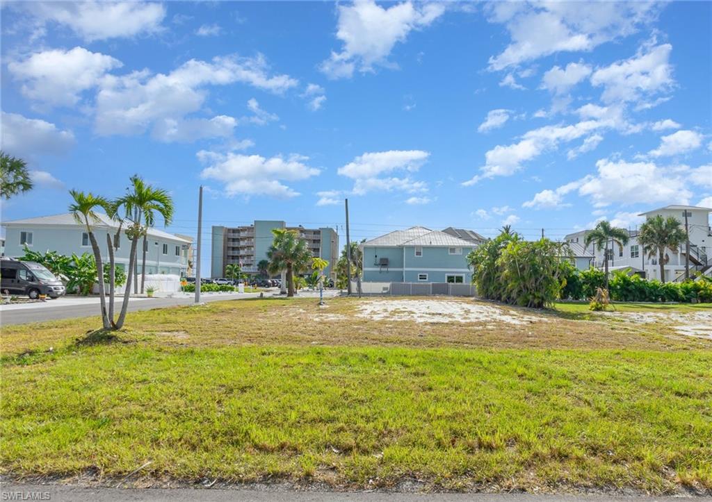 HOLIDAY SHORES - Land