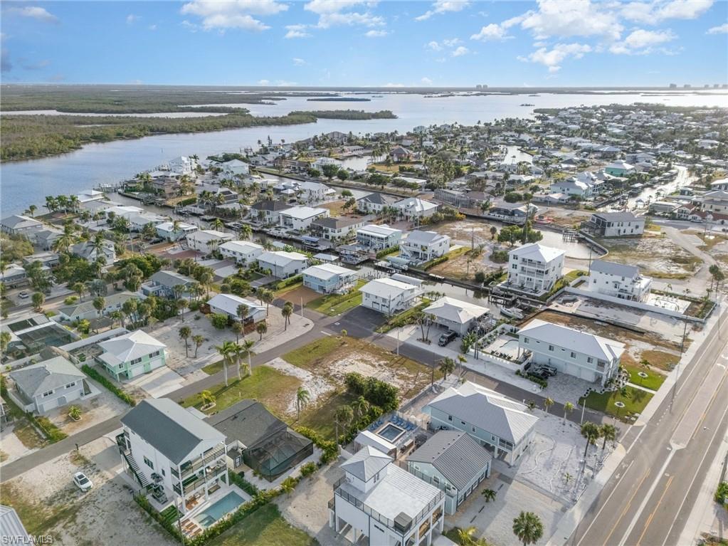 HOLIDAY SHORES - Land