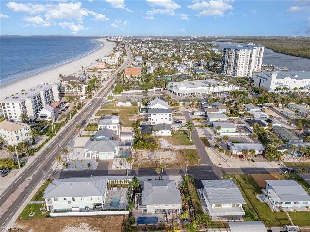 HOLIDAY SHORES - Land