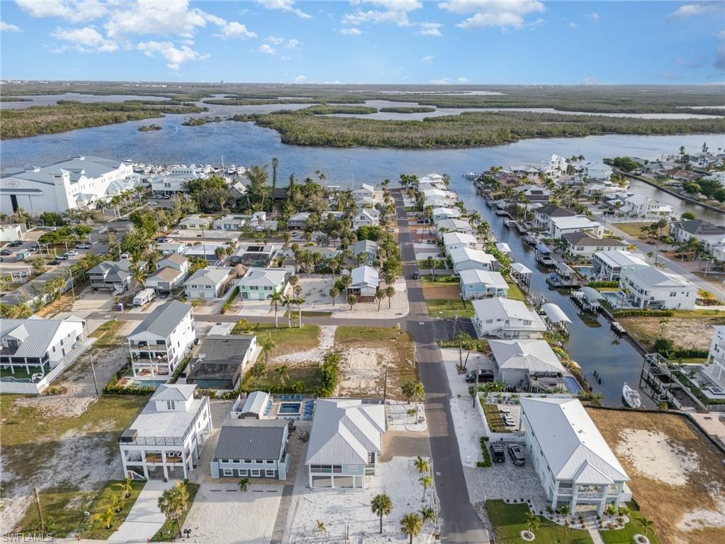 HOLIDAY SHORES - Land