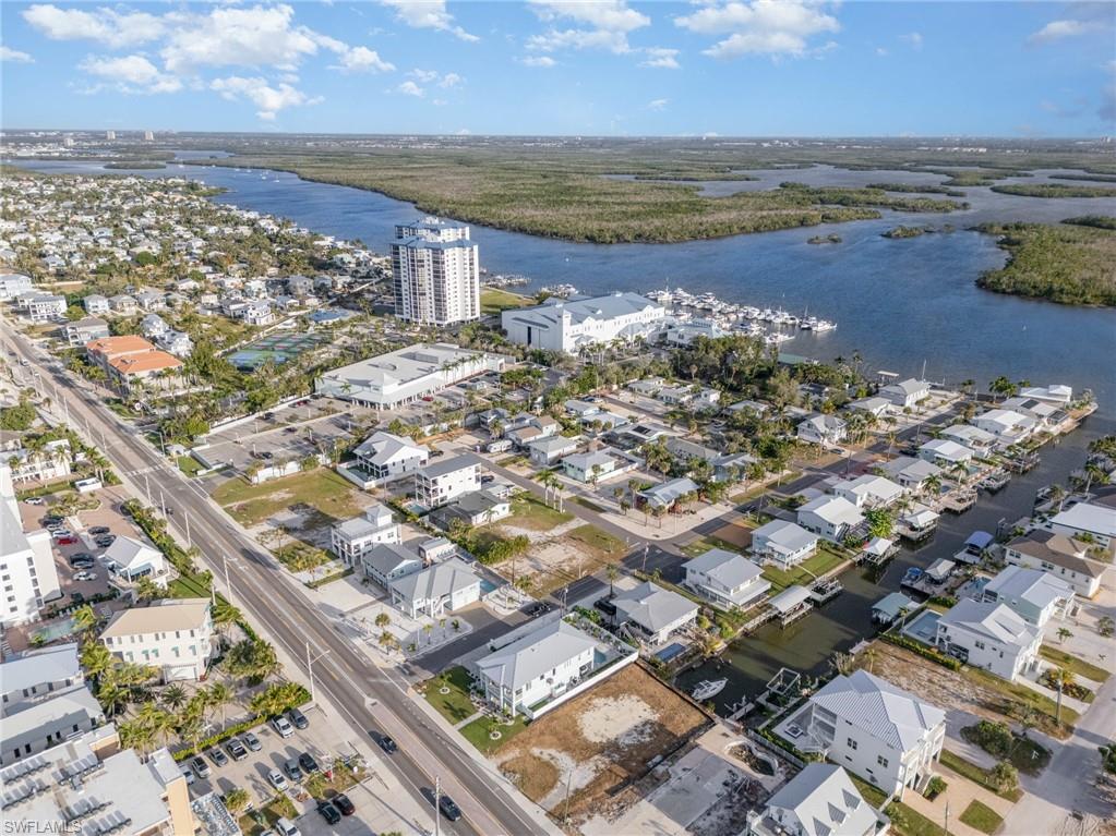 HOLIDAY SHORES - Land