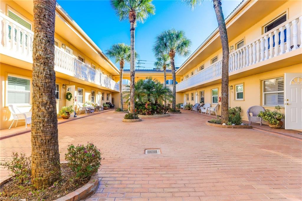 CASTLETON GARDENS - Residential