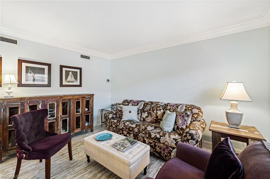 CASTLETON GARDENS - Residential