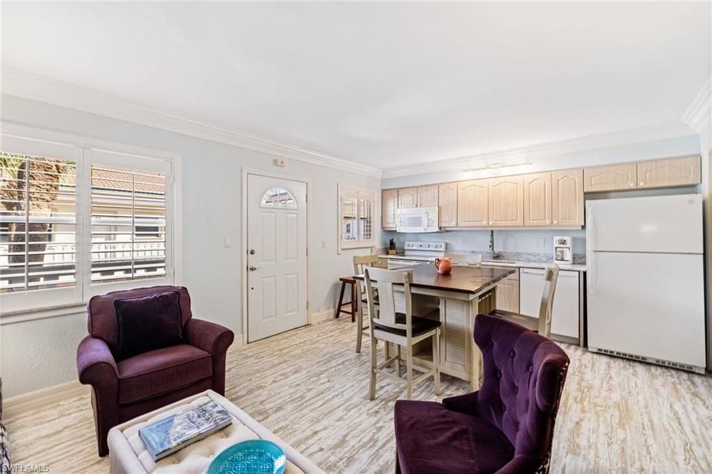 CASTLETON GARDENS - Residential