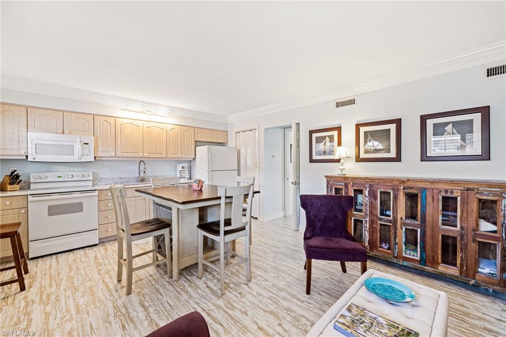 CASTLETON GARDENS - Residential