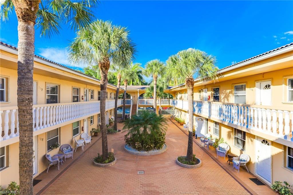 CASTLETON GARDENS - Residential