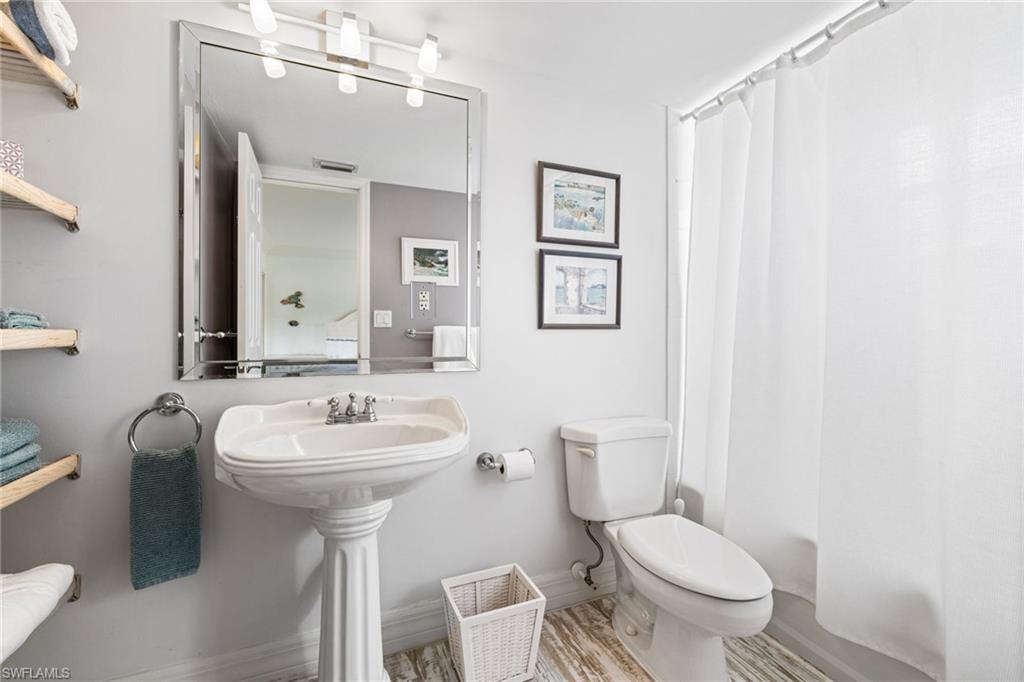 CASTLETON GARDENS - Residential