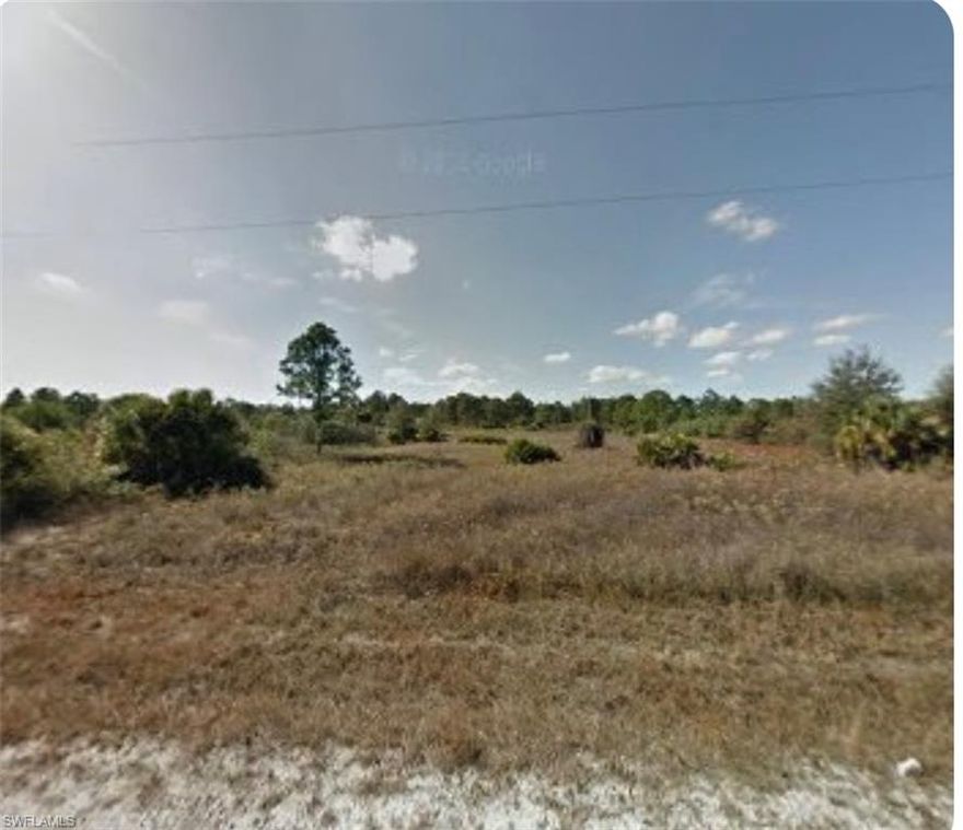 CLEAN LOT READY TO BUILD YOUR FIRST SINGLE FAMILY HOME . NO HOA FEES , NO DEEDED RESTRICTIONS 
PARK YOUR BOAT, RV, BRING YOUR PETS, YOUR FAMILY ENJOY THE PERSONAL FREEDOM OF THE SPACE. 
CLOSE PROXIMITY TO ALL MAJOR SHOPS, PHARMACY, SCHOOLS, PARKS AND RECREATIONS.