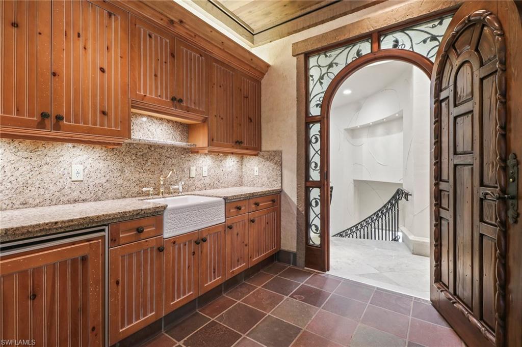 BAY COLONY SHORES - Residential