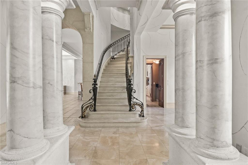 BAY COLONY SHORES - Residential