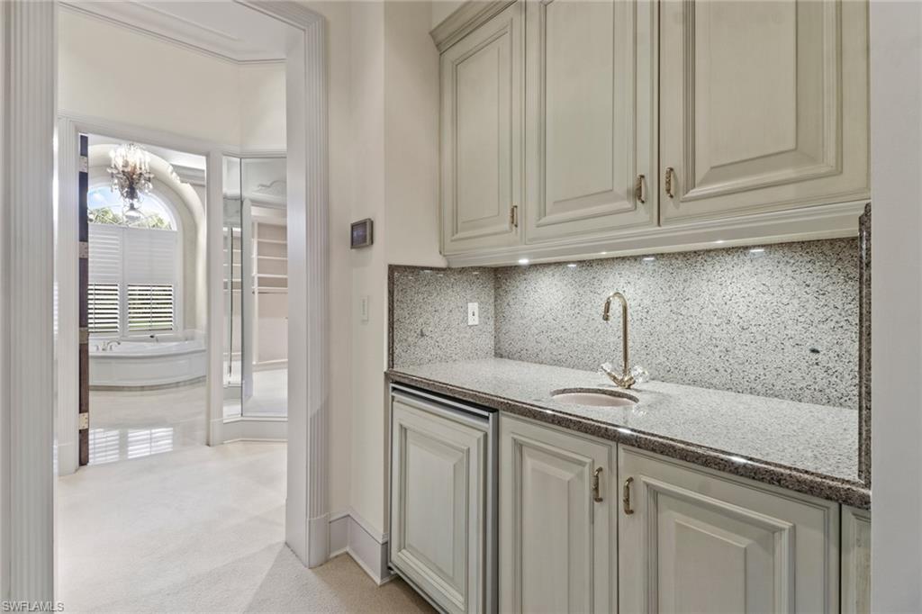 BAY COLONY SHORES - Residential