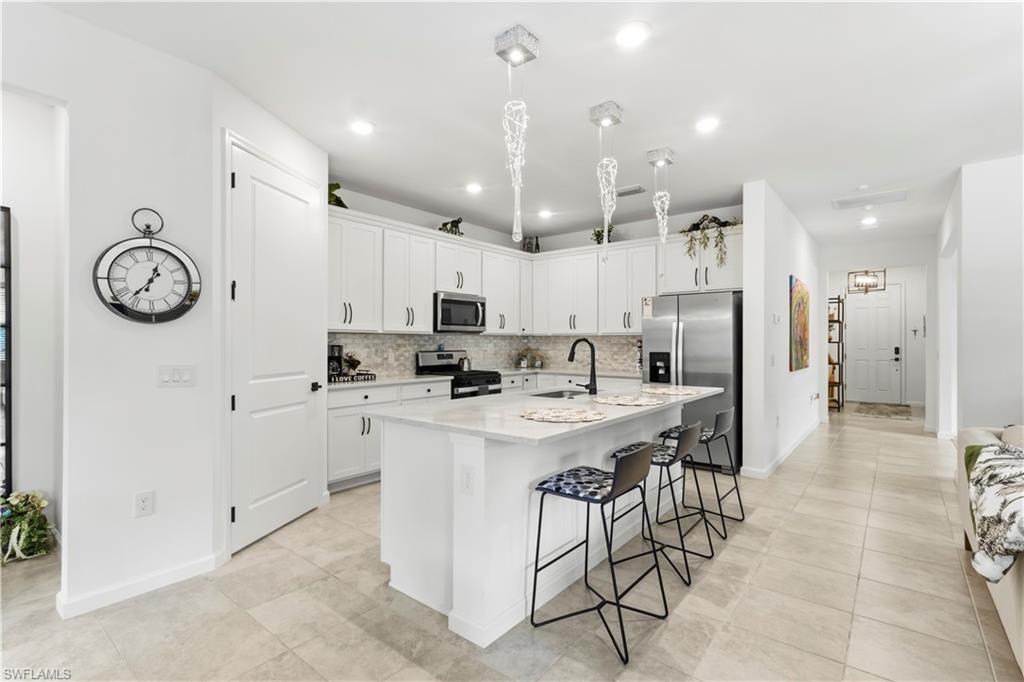 VENTANA POINTE - Residential