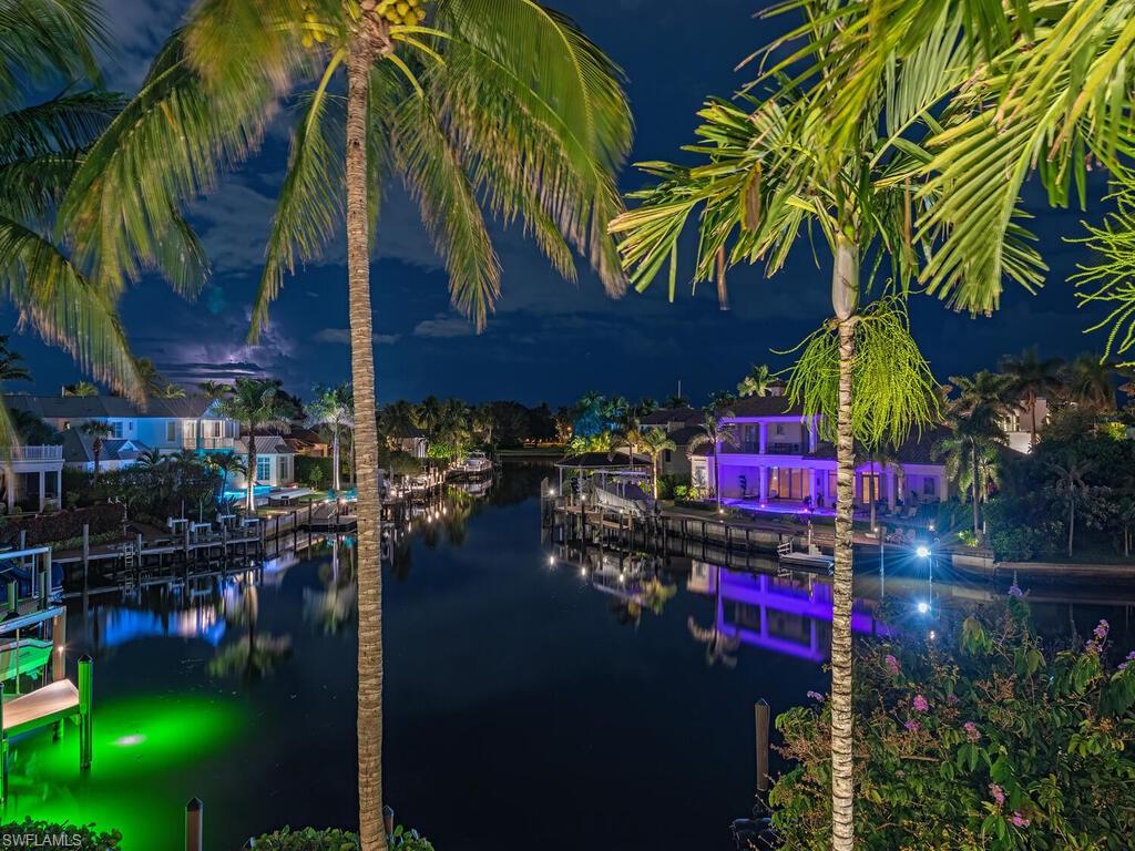 AQUALANE SHORES - Residential