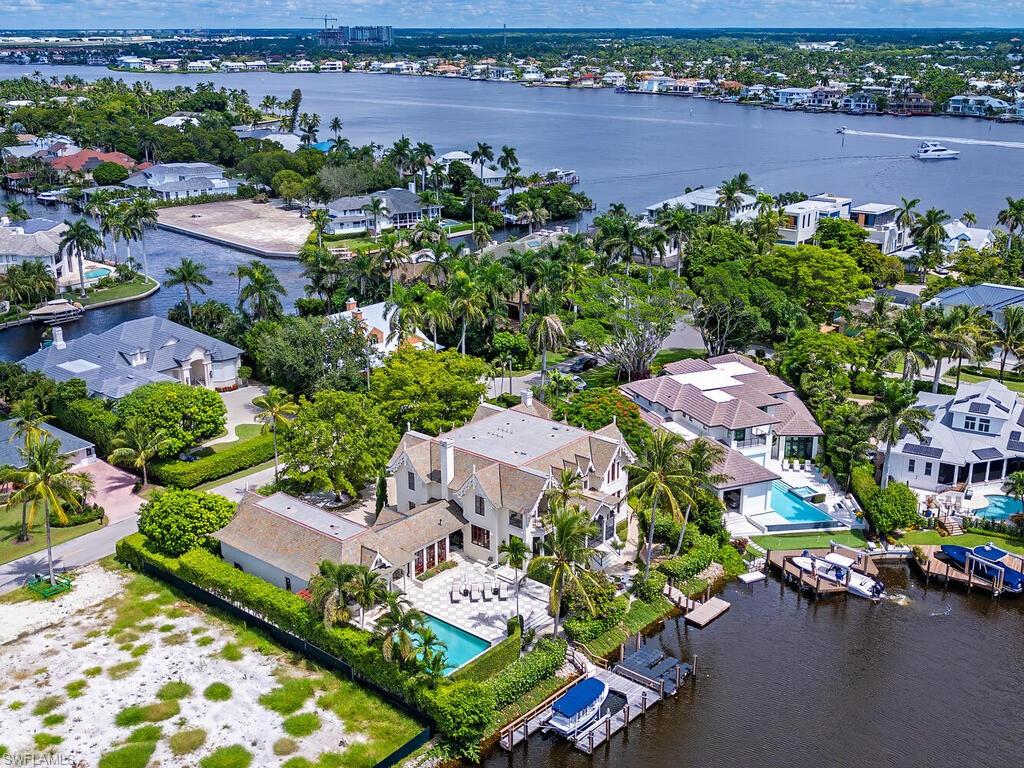 AQUALANE SHORES - Residential