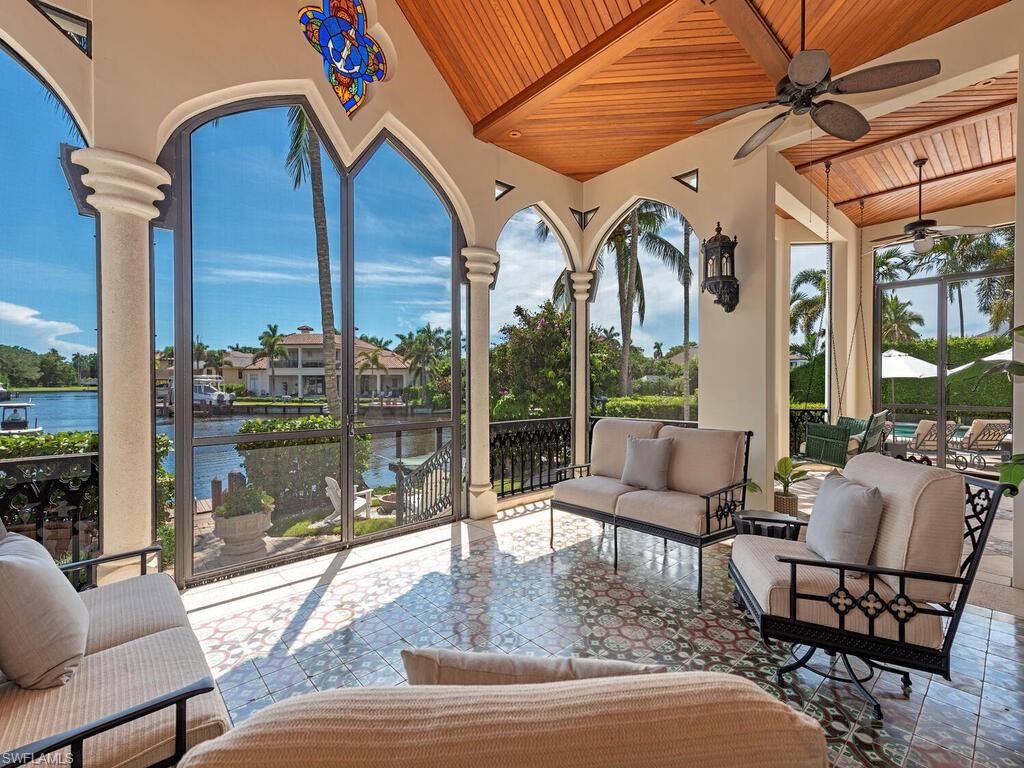 AQUALANE SHORES - Residential