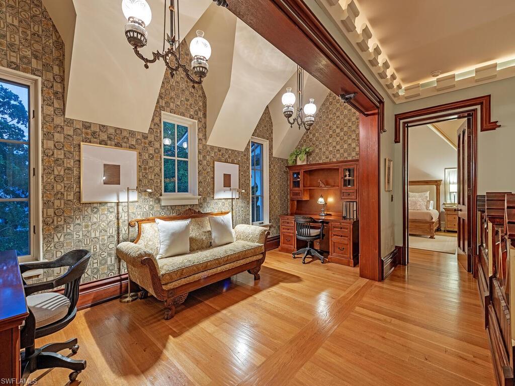 AQUALANE SHORES - Residential