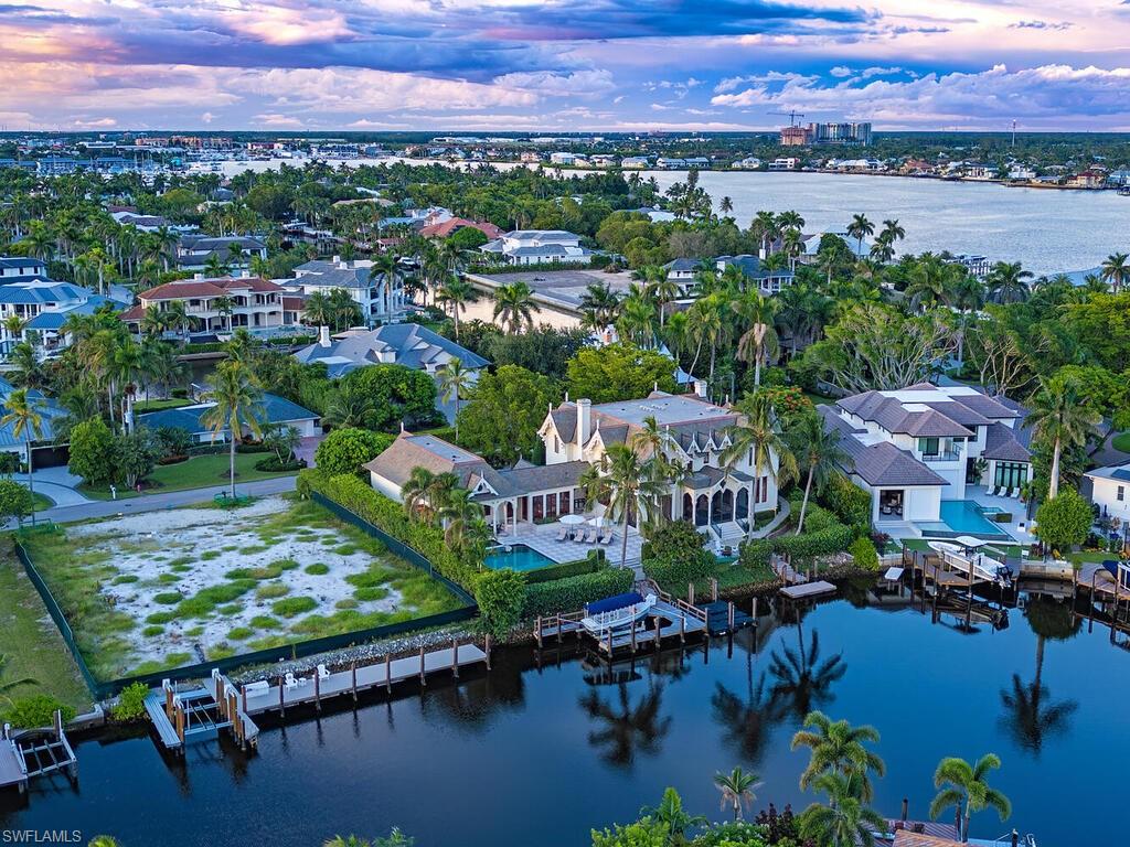 AQUALANE SHORES - Residential