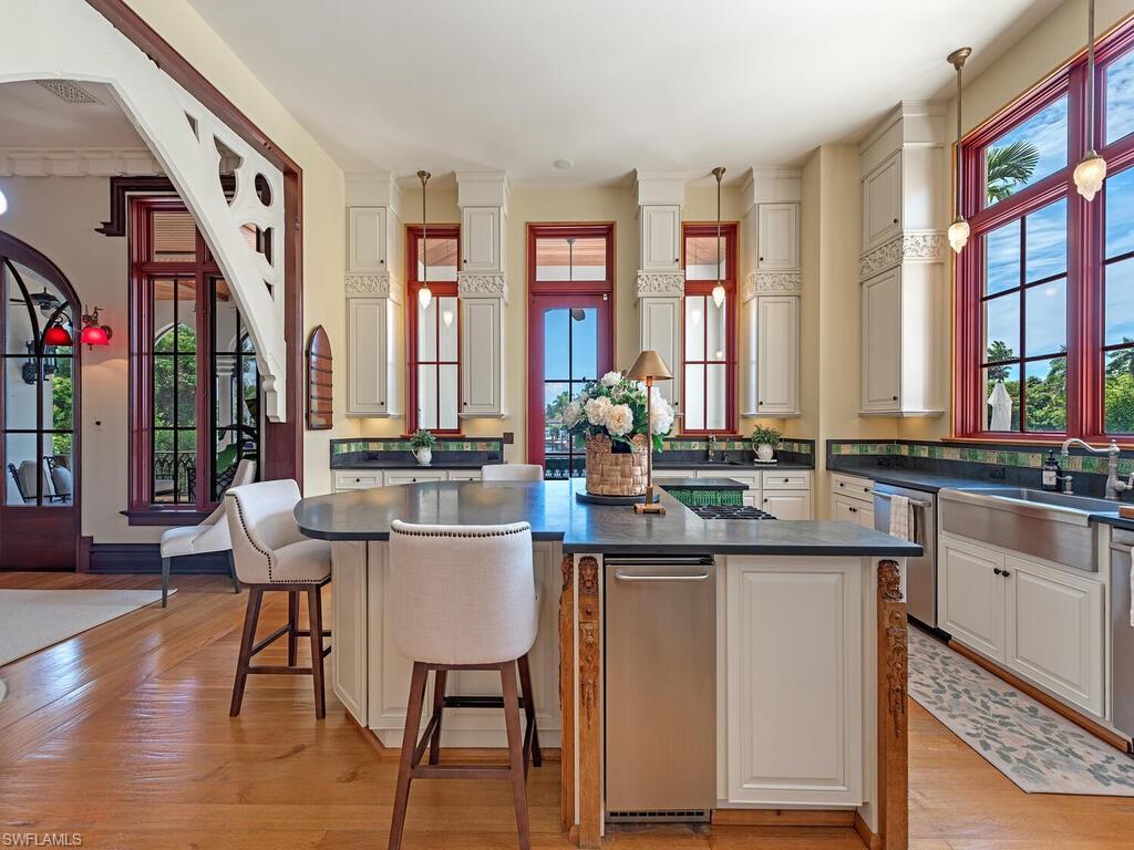 AQUALANE SHORES - Residential