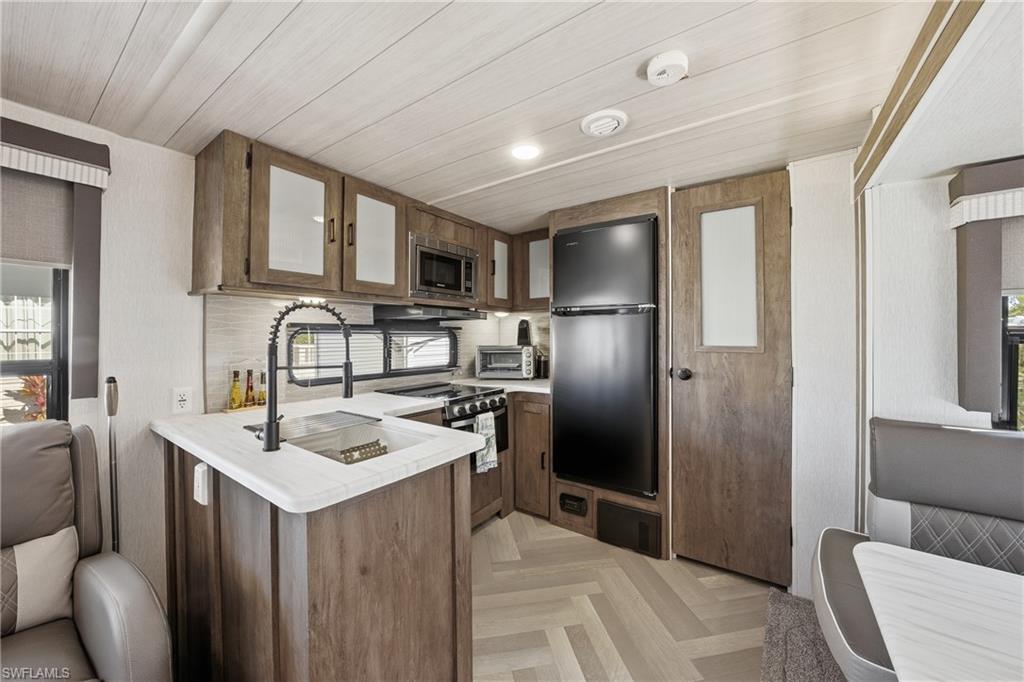 IMPERIAL WILDERNESS - Land